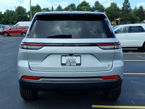 New 2026 Jeep Grand Cherokee Limited AWD/4WD image 17