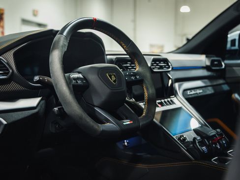 Used 2023 Lamborghini Urus Performante image 28