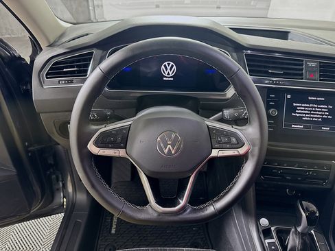 Used 2024 Volkswagen Tiguan SE image 15