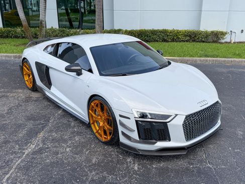 Used 2017 Audi R8 V10 plus AWD/4WD image 11