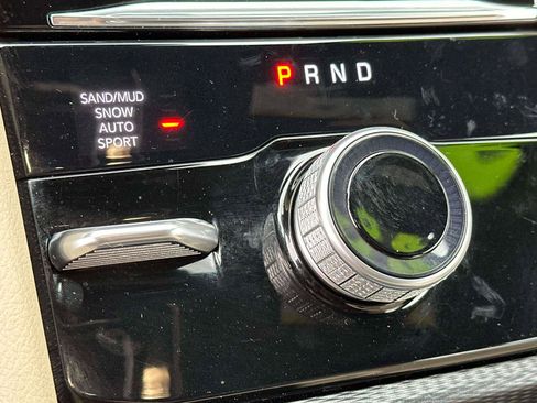 Used 2024 Jeep Grand Cherokee Limited image 27