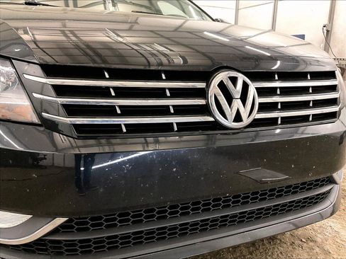 Used 2015 Volkswagen Passat 1.8T SEL Premium FWD image 29