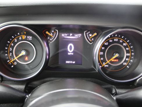 Used 2023 Jeep Gladiator Sport image 16