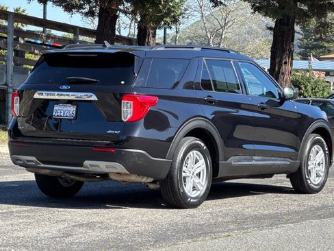 Certified 2022 Ford Explorer XLT w/ Equipment Group 202A image 4