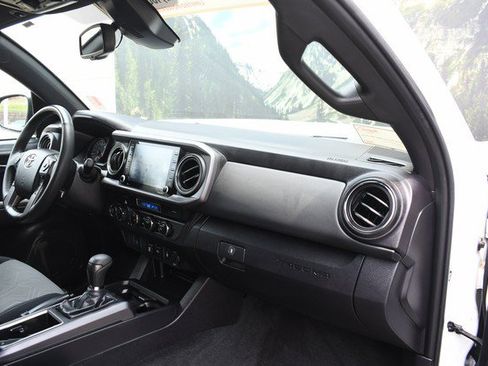 Certified 2023 Toyota Tacoma TRD Off-Road AWD/4WD image 24