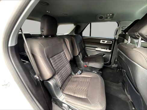 Used 2020 Ford Explorer XLT AWD/4WD image 25