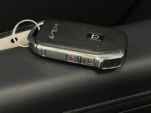 Used 2025 Kia Sportage EX image 32