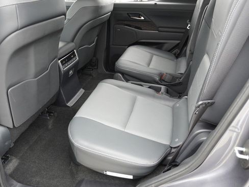 Used 2024 Lexus GX 550 AWD/4WD image 33