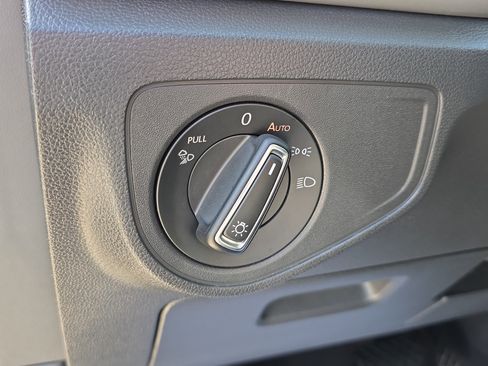 Used 2022 Volkswagen Atlas SE image 27