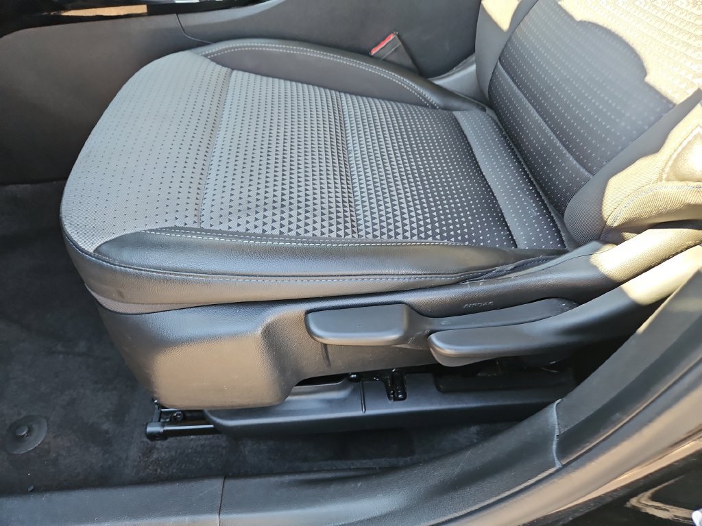 Used 2024 Chevrolet Trax LT FWD image 18