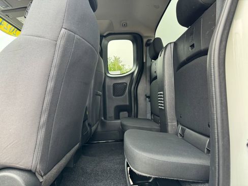 Used 2024 Nissan Frontier S w/ Technology Package AWD/4WD image 32