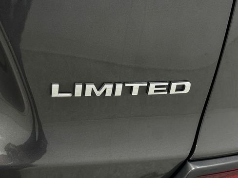 Used 2021 Jeep Cherokee Limited image 41