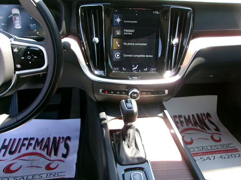 Used 2019 Volvo S60 T6 Inscription image 16