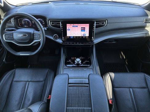 Used 2024 Jeep Wagoneer Series III image 16