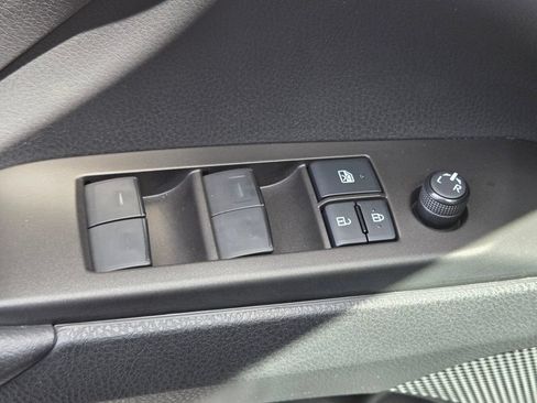 Used 2022 Toyota Camry SE w/ Convenience Package FWD image 28