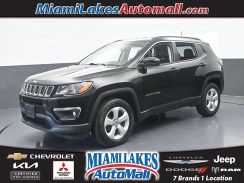 Used 2018 Jeep Compass Latitude w/ Popular Equipment Group AWD/4WD image 1
