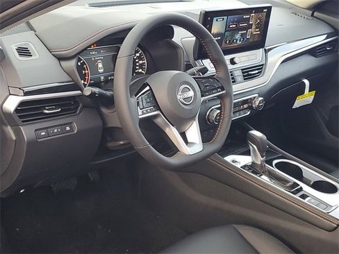 New 2025 Nissan Altima 2.5 SR w/ SR Premium Package image 11