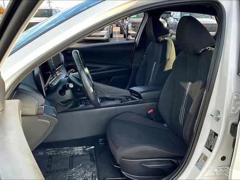 Certified 2025 Hyundai Elantra Sport image 25