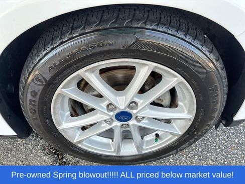 Used 2018 Ford Focus SE FWD image 11