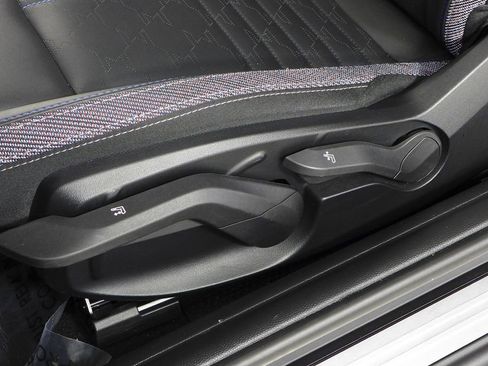 Certified 2025 MINI Cooper S image 23