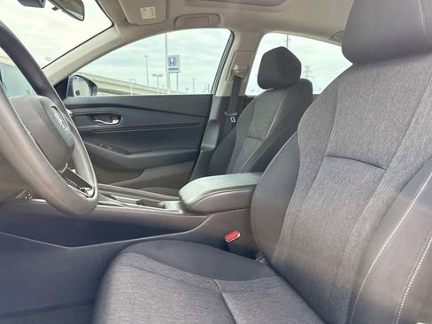 Certified 2023 Honda Accord EX image 7