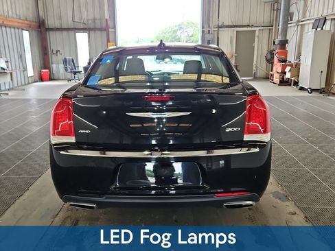 Used 2017 Chrysler 300 Limited w/ Value Package AWD/4WD image 12