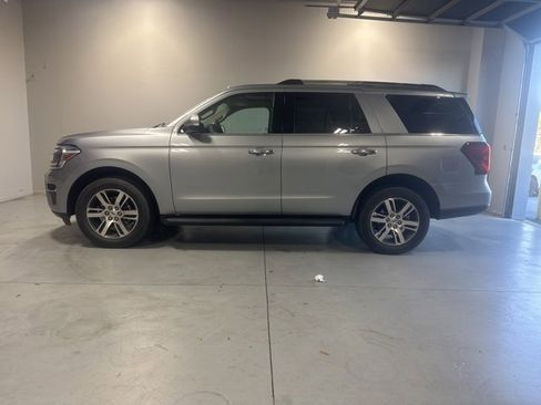 Used 2024 Ford Expedition Limited image 10