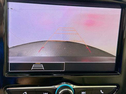 Used 2023 Chevrolet Traverse LS FWD image 19