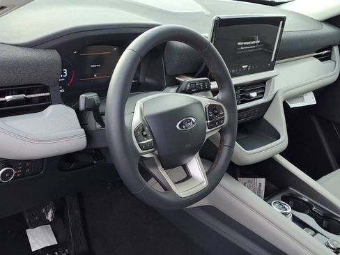 Used 2026 Ford Explorer Active w/ Active Comfort Package image 7