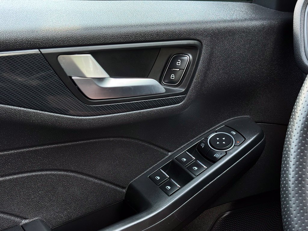 Used 2023 Ford Escape ST-Line AWD/4WD image 29