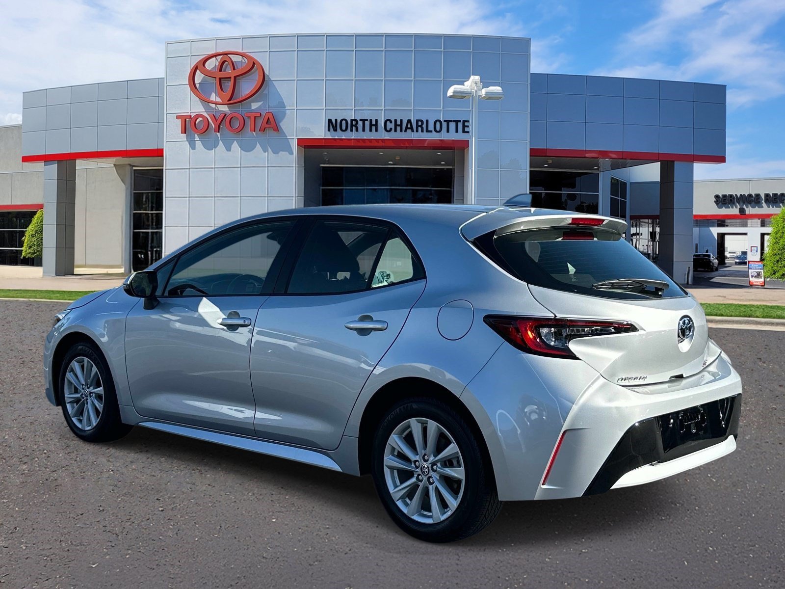 Used 2024 Toyota Corolla SE FWD image 4