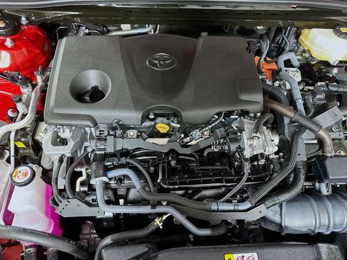 Used 2025 Toyota Camry LE w/ Convenience Package FWD image 33