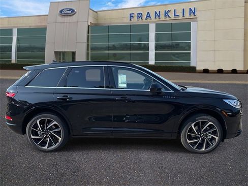 New 2025 Lincoln Corsair Grand Touring image 8