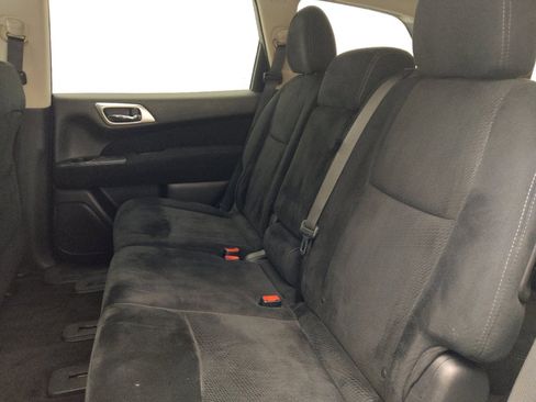 Used 2014 Nissan Pathfinder S FWD image 18