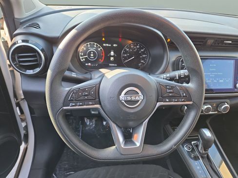 Used 2023 Nissan Kicks SV image 34