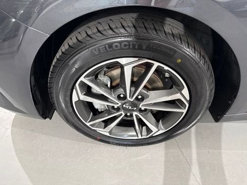 Used 2023 Kia Forte LXS FWD image 5