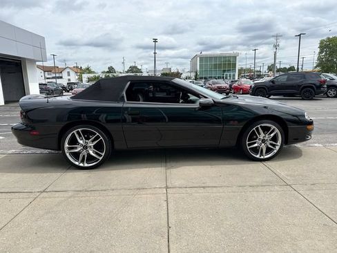 Used 2001 Chevrolet Camaro Z28 w/ SS Performance/Appearance Pkg RWD image 15