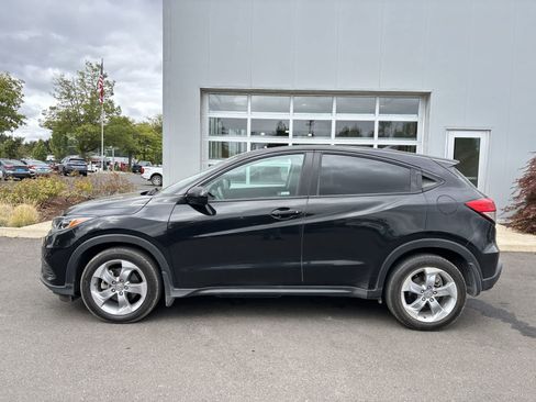 Used 2019 Honda HR-V LX image 2