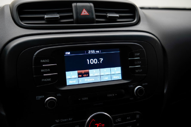Used 2017 Kia Soul + FWD image 27