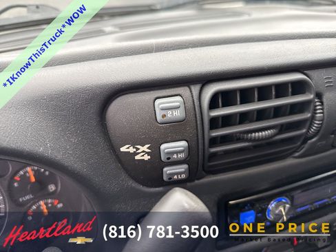 Used 2000 Chevrolet S10 Pickup LS w/ Preferred Equipment Group image 41