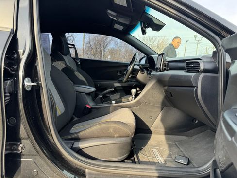 Used 2020 Hyundai Veloster Turbo R-Spec image 12