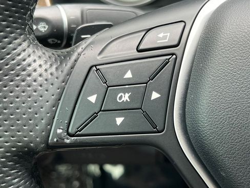 Certified 2016 Mercedes-Benz E 350 4MATIC Sedan image 22