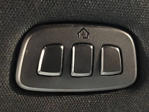 Used 2018 Ford F150 Lariat w/ Equipment Group 502A Luxury AWD/4WD image 16