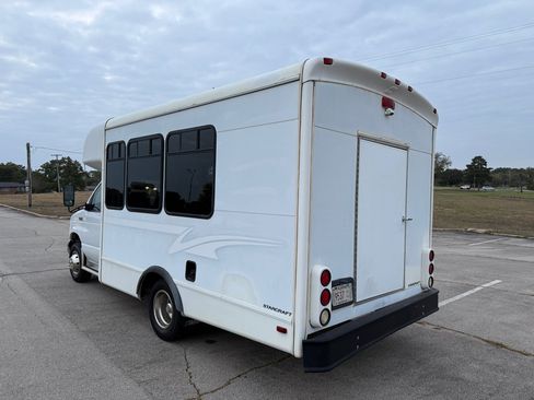 Used 2003 Ford E-350 and Econoline 350 Super Duty image 6