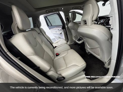 Used 2016 Volvo XC90 T6 Momentum w/ Momentum Plus Package AWD/4WD image 16