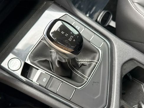 Used 2024 Volkswagen Tiguan SE FWD image 29