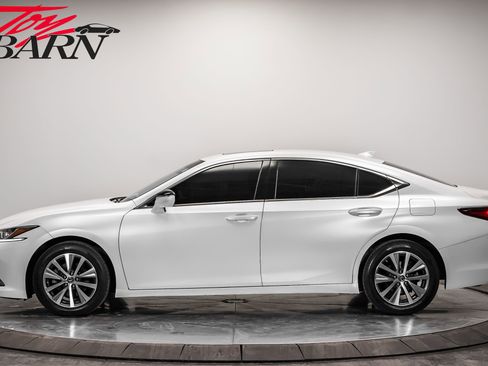 Used 2021 Lexus ES 250 image 2