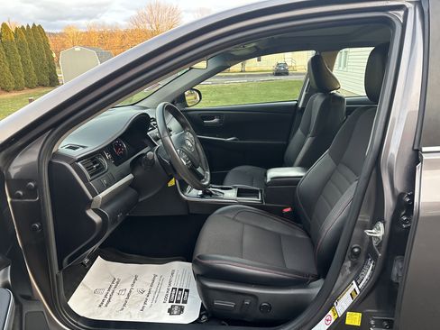Used 2017 Toyota Camry SE image 13