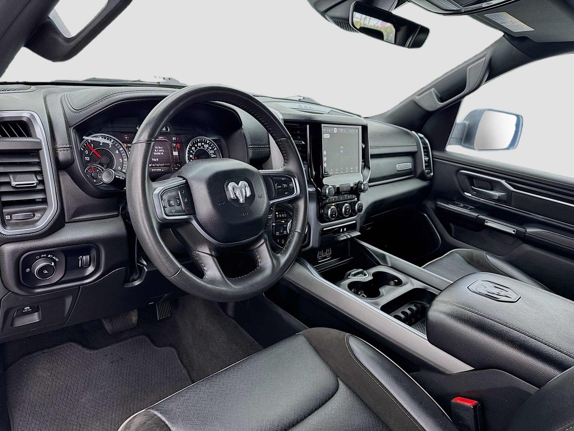 Used 2024 RAM 1500 Laramie AWD/4WD image 7