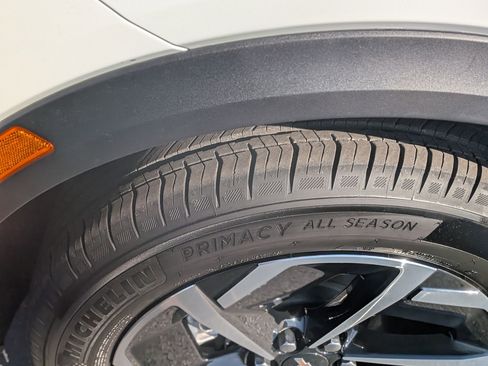 New 2026 Chevrolet Equinox EV LT image 11